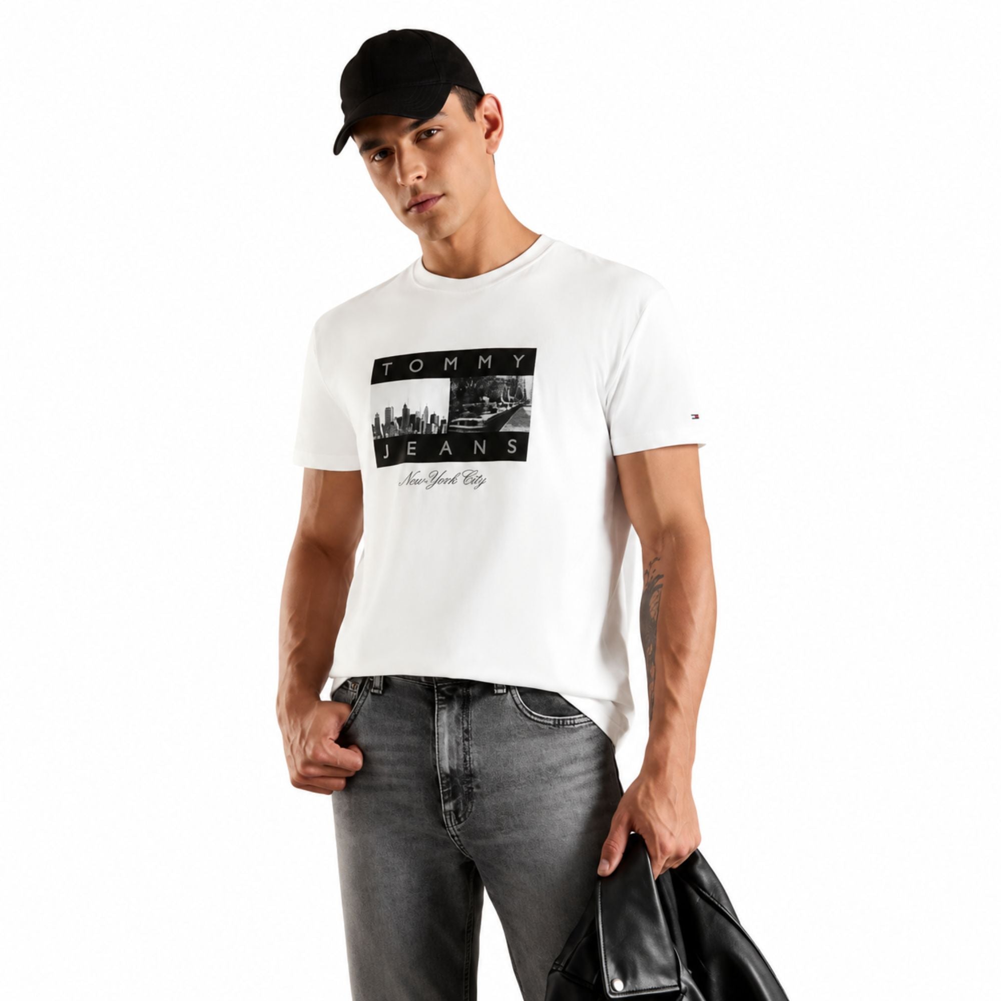 TOMMY HILFIGER Men Printed Crew Neck Pure Cotton T-Shirt - White