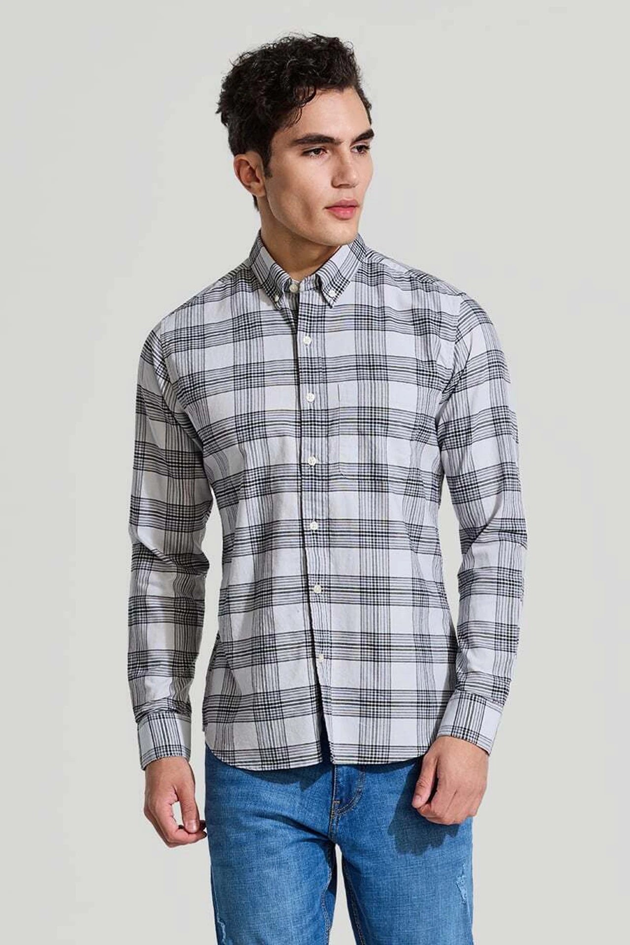 Snitch White Slim Fit Checkered Button Down Collar Casual Shirt