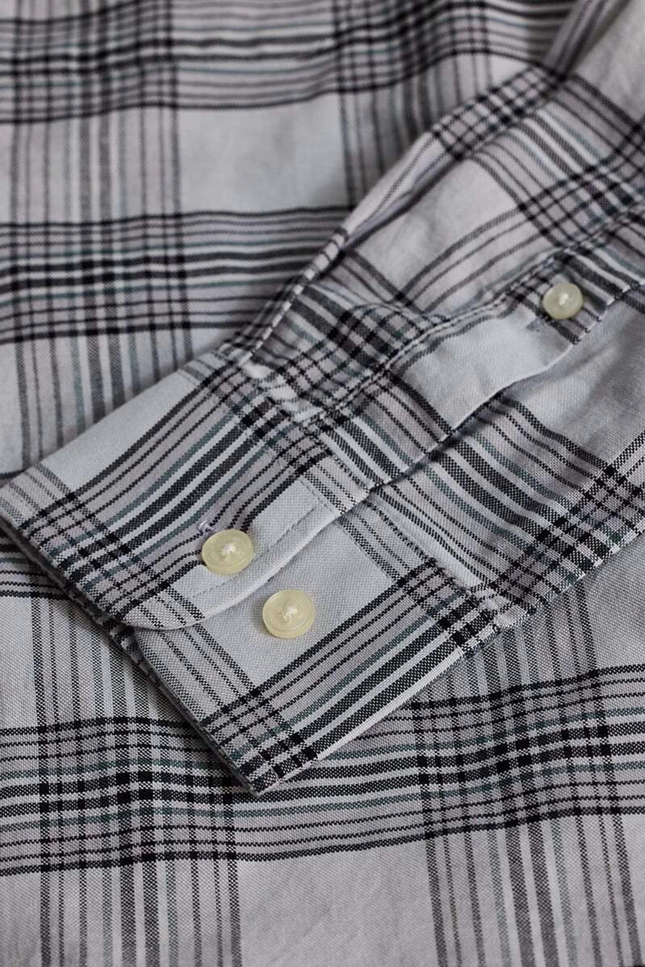 Snitch White Slim Fit Checkered Button Down Collar Casual Shirt