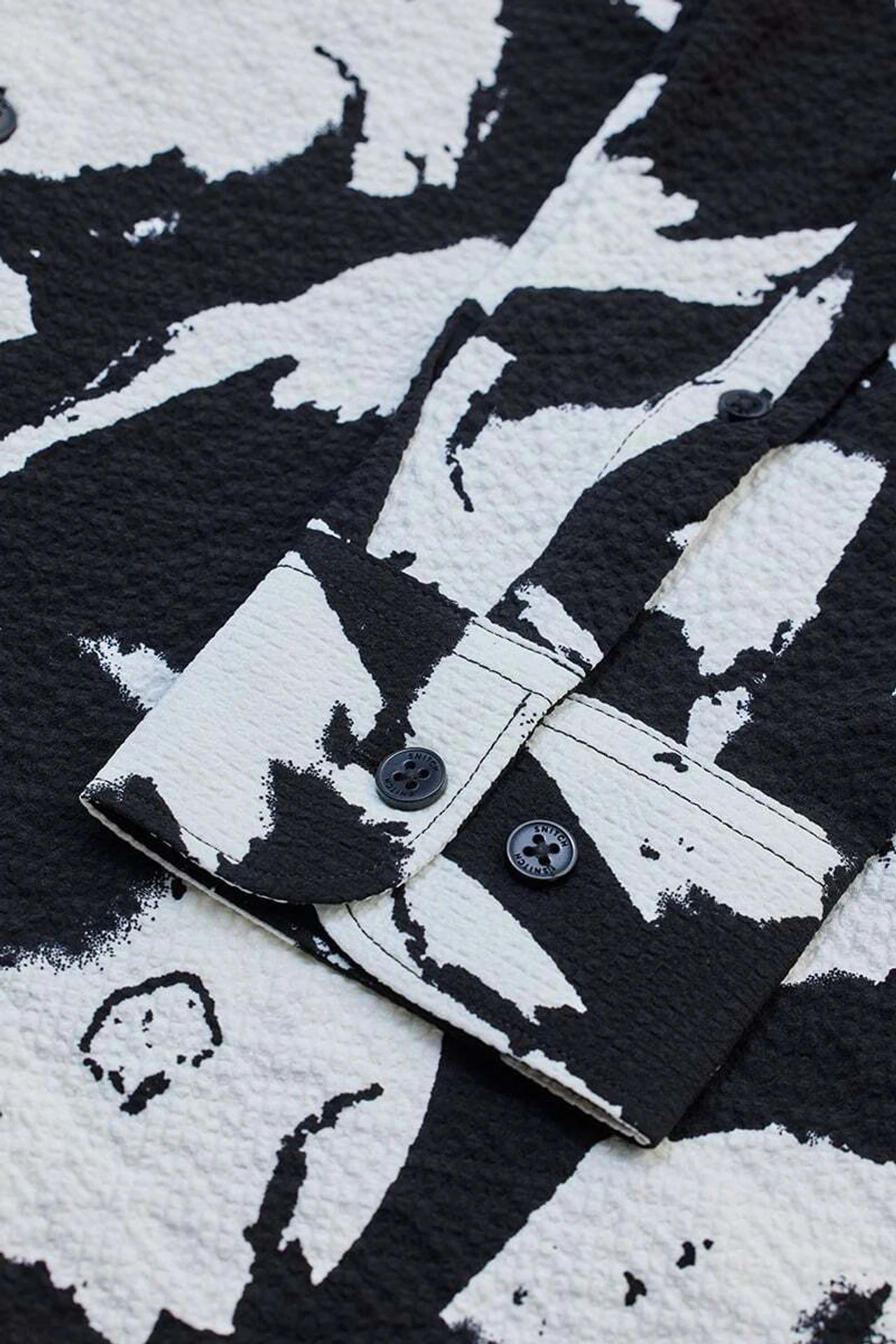 Snitch Black White Slim Fit Printed Spread Collar Shirt for Men