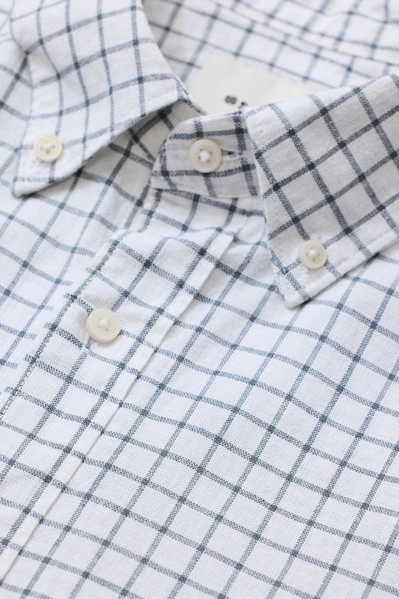 Snitch Men White Checkered Regular Fit Button Down Casual Shirt