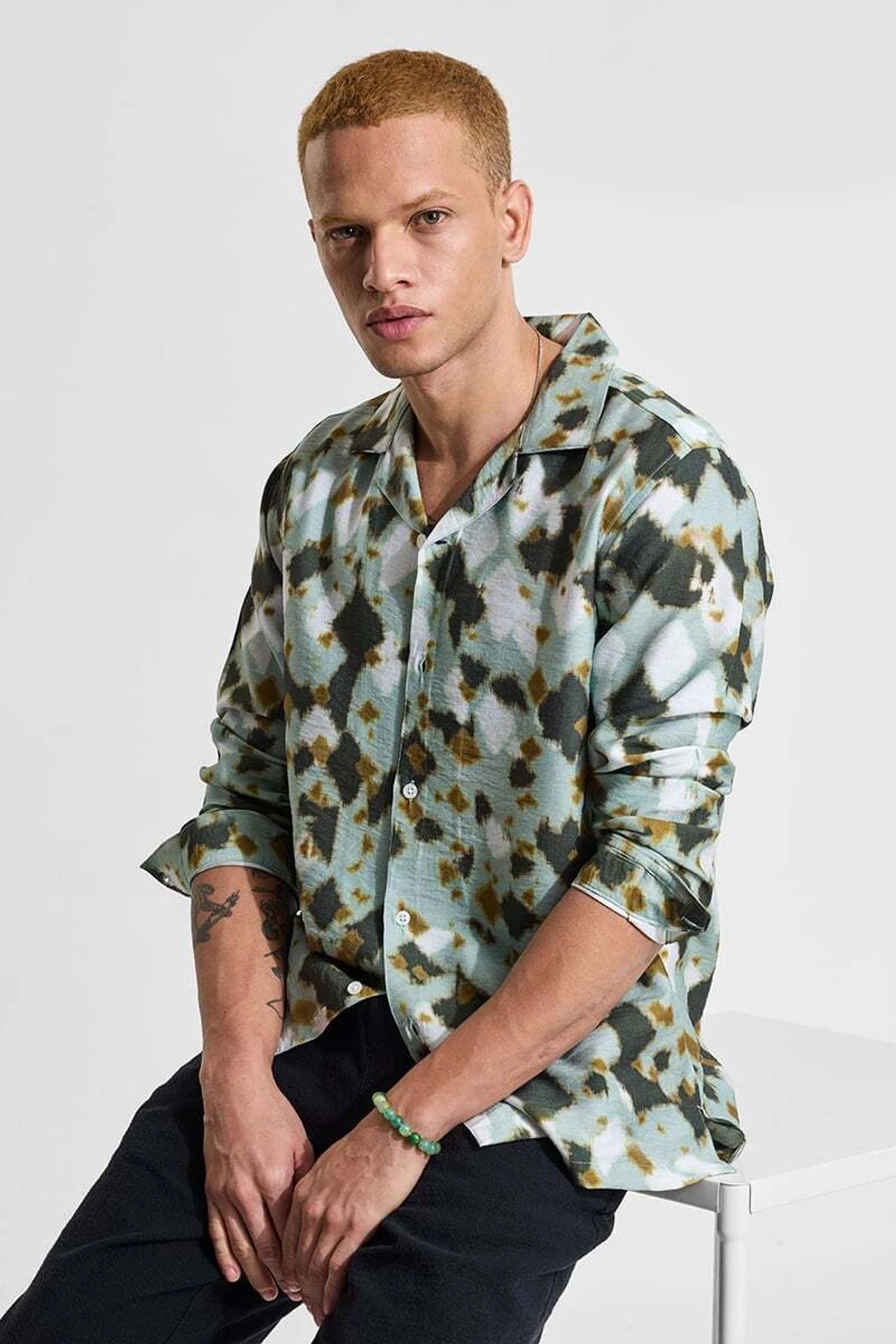 Snitch Multicolor Regular Fit Self Design Shirt for Men
