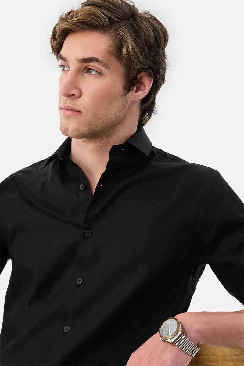 Snitch Men Black Slim Fit Solid Spread Collar Formal Shirt