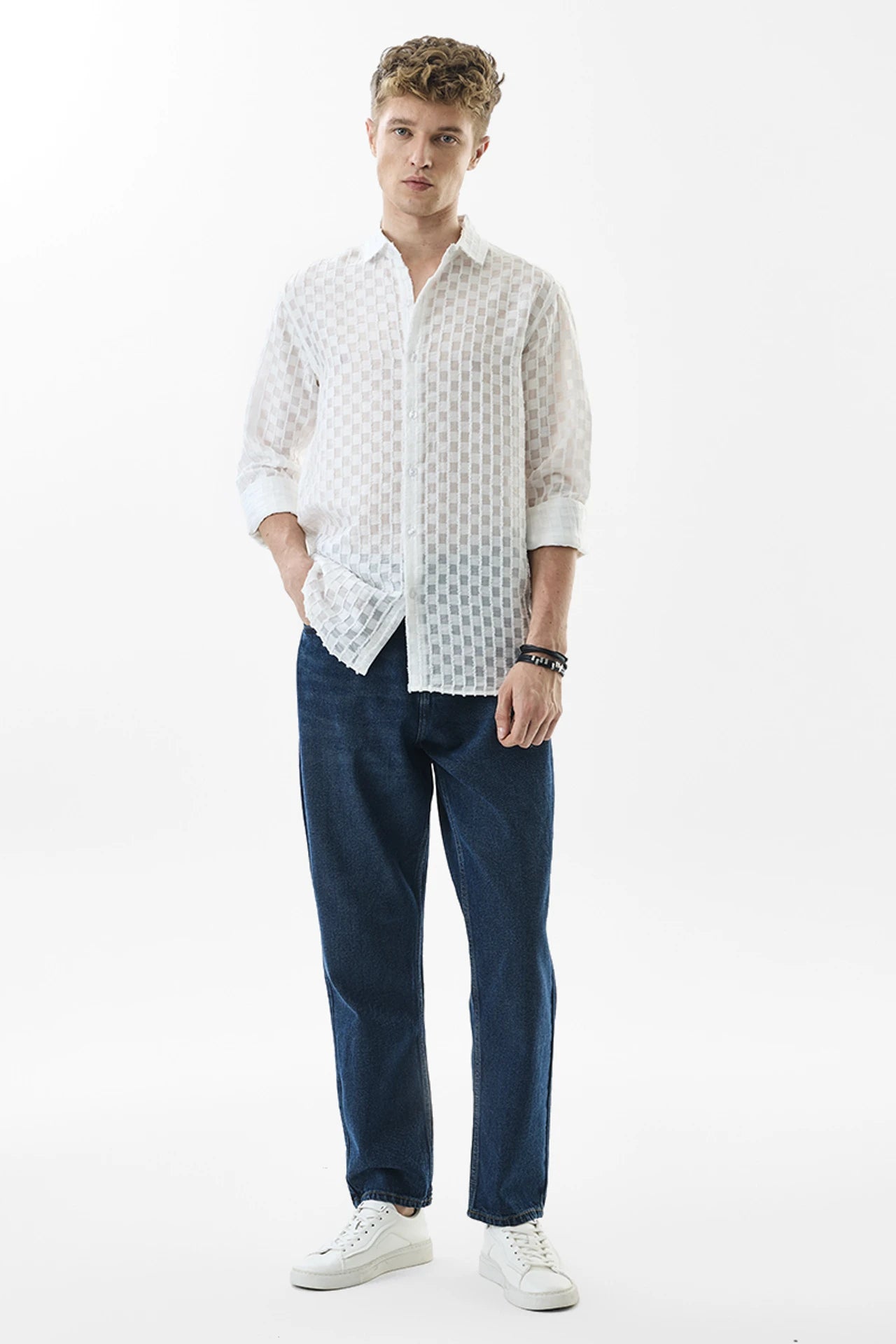 Snitch White Slim Fit Textured Slim Collar Shirt for Men